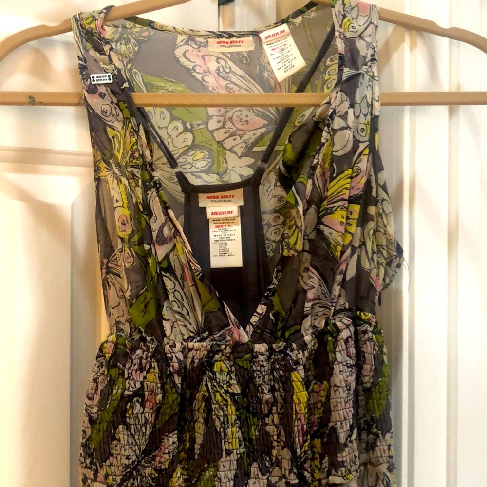Beautiful floral lightweight dress!!